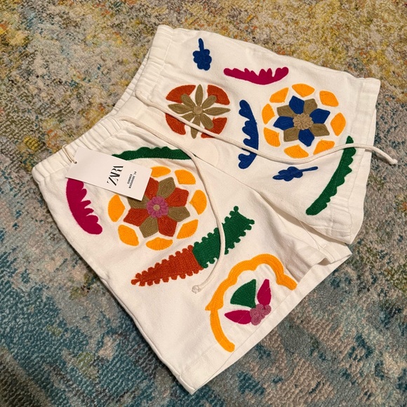 Zara Other - New Zara Mens White Embroidered Floral  Shorts SET size S
